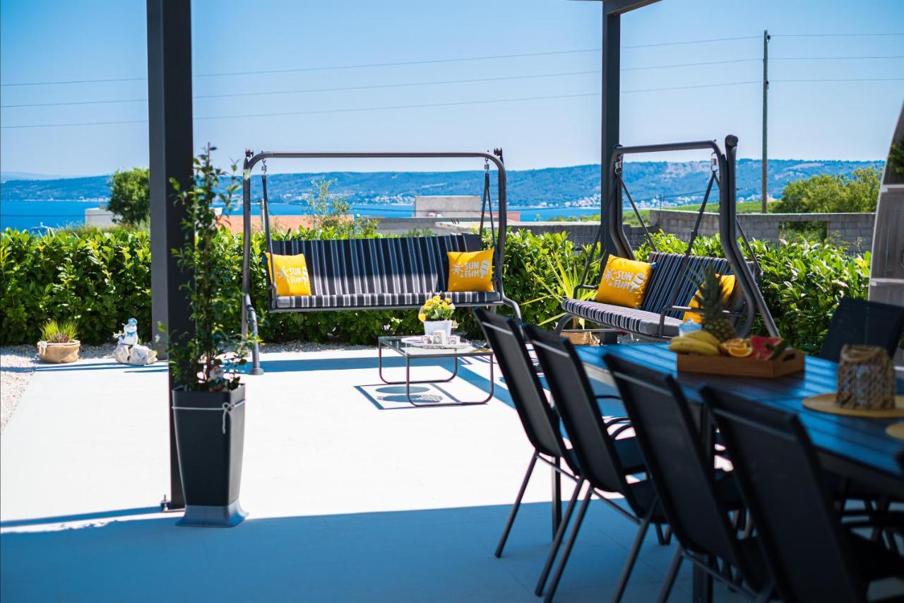 Villa Sky - Heating Pool Kaštel Novi Exterior foto