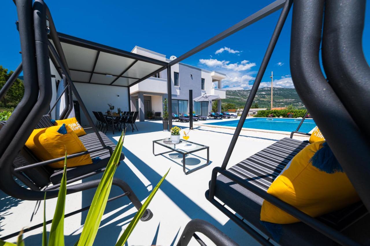 Villa Sky - Heating Pool Kaštel Novi Exterior foto