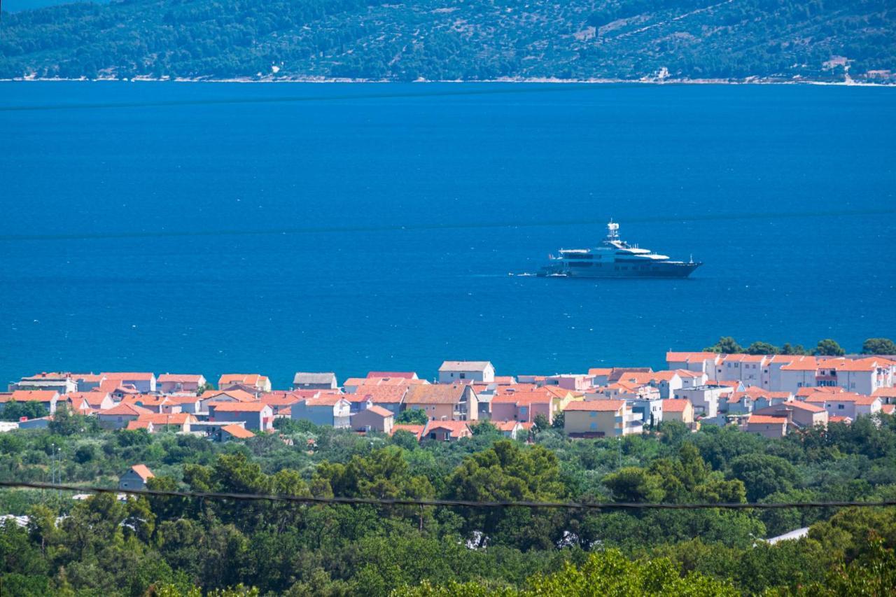 Villa Sky - Heating Pool Kaštel Novi Exterior foto