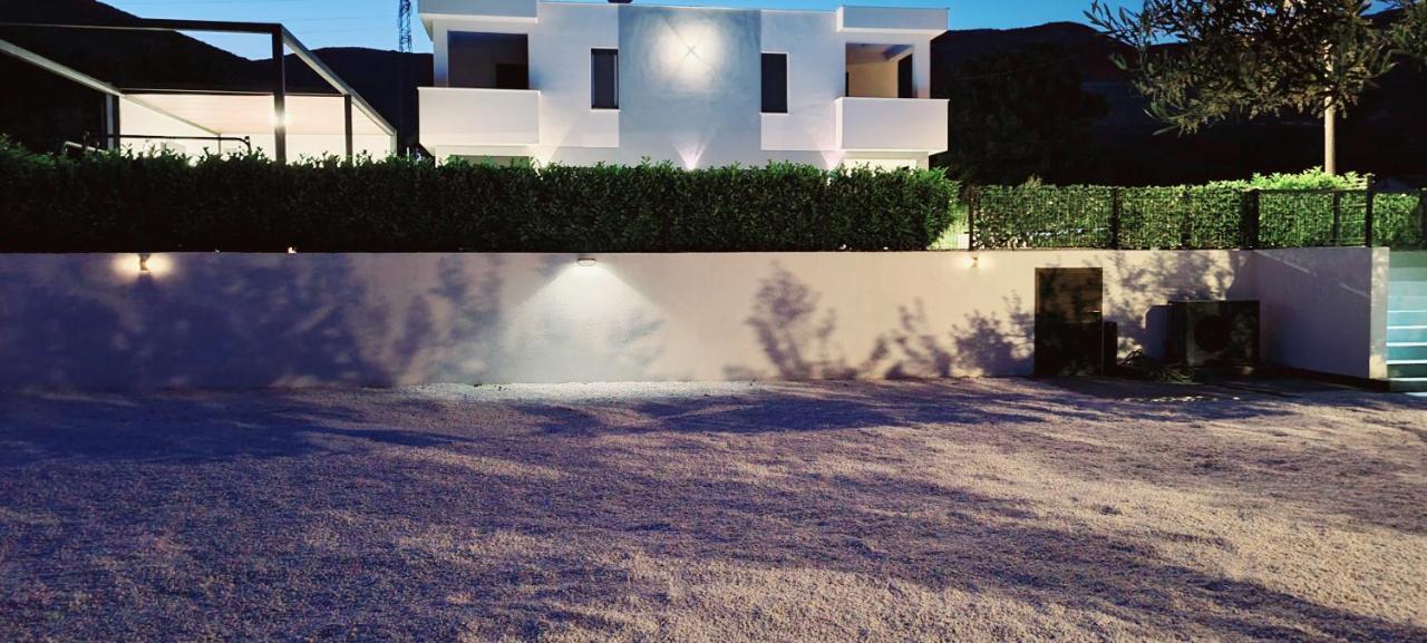 Villa Sky - Heating Pool Kaštel Novi Exterior foto